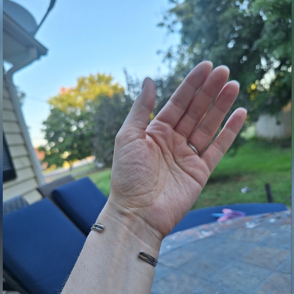 Sterling Size 7 Black Onyx Slave Bracelet Navajo Signed Jaqueline Silver - Picture 3 of 13